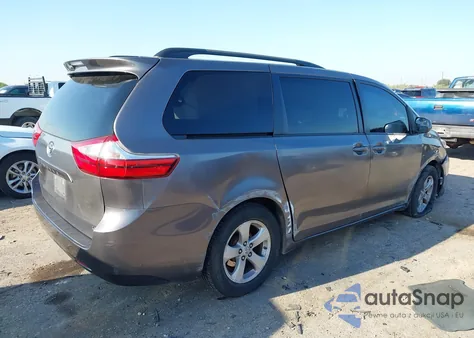 2017 Toyota Sienna Le 8 Passenger z USA, uszkodzony, nr VIN 5TDKZ3DC6HS808088